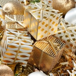 What to do with unwanted Christmas Presents - Recycle, donate and return  gifts