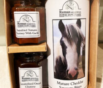 Remus Charlie Mature Cheddar Savoury Bites Gift Box